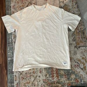 Off white Reebok XL Shirt